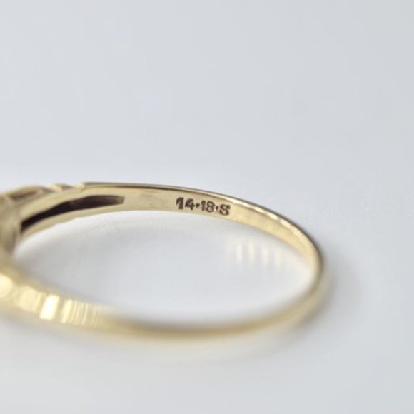 Vintage 14k Gold and Diamond Engagement Ring - Picture 3 of 10